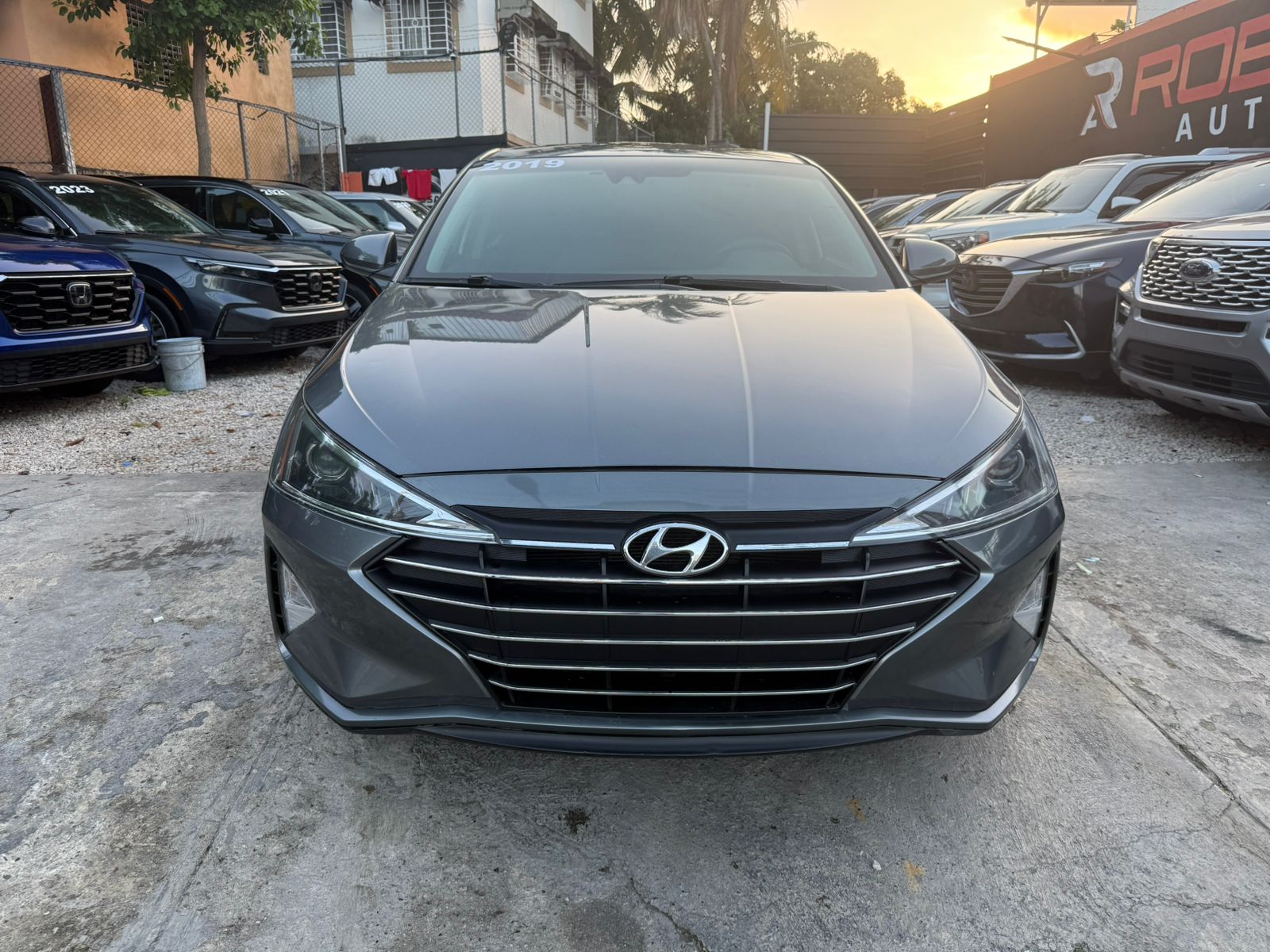 carros - HYUNDAI ELANTRA SE 2019 GRIS "RECIEN IMPORTADO" 4