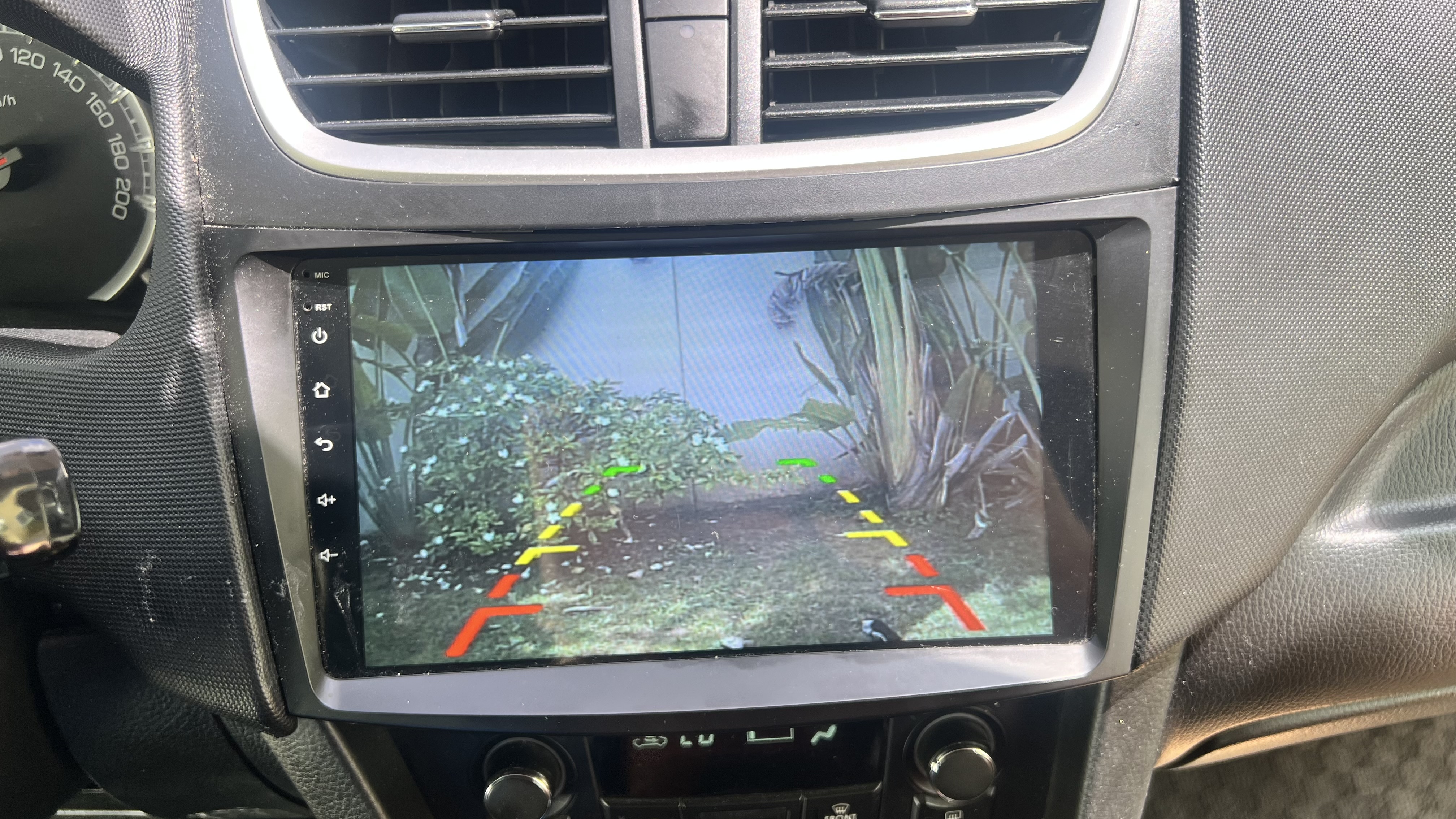 carros - Vehículo Suzuki Swift 2014 5
