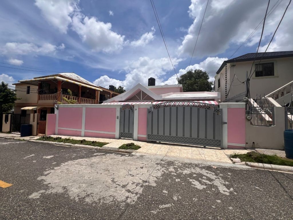 casas - Casa Amplia Y Acogedora en zona Residencial en Santiago, Rep. Dom 0