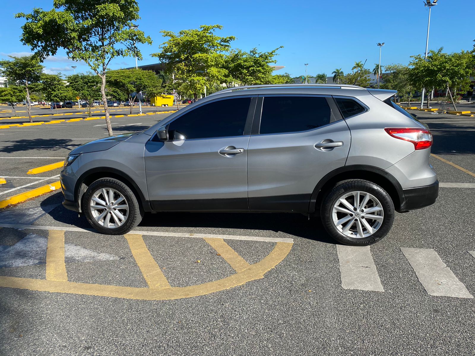jeepetas y camionetas - Nissan Qashqai 2018 excelentes condiciones 1