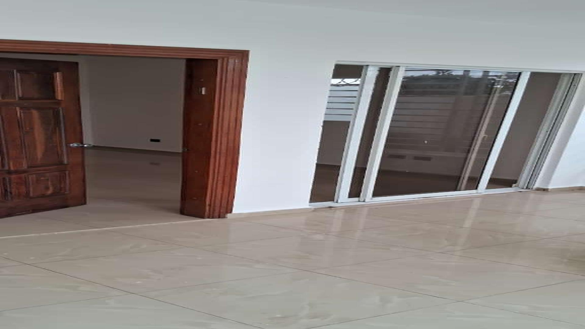 casas - CASA EN  LA ROMANA DETRAS DE LA UNIVERCIDAD O&M 3