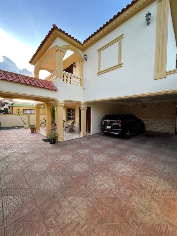 casas - Venta de majestuosa casa en la zona oriental Santo Domingo este con 1000mts 0