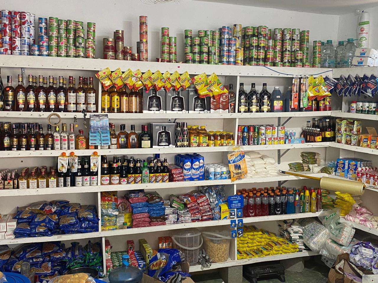 negocios en venta - Vendo colmado, bien ubicado, estructura nueva. 2