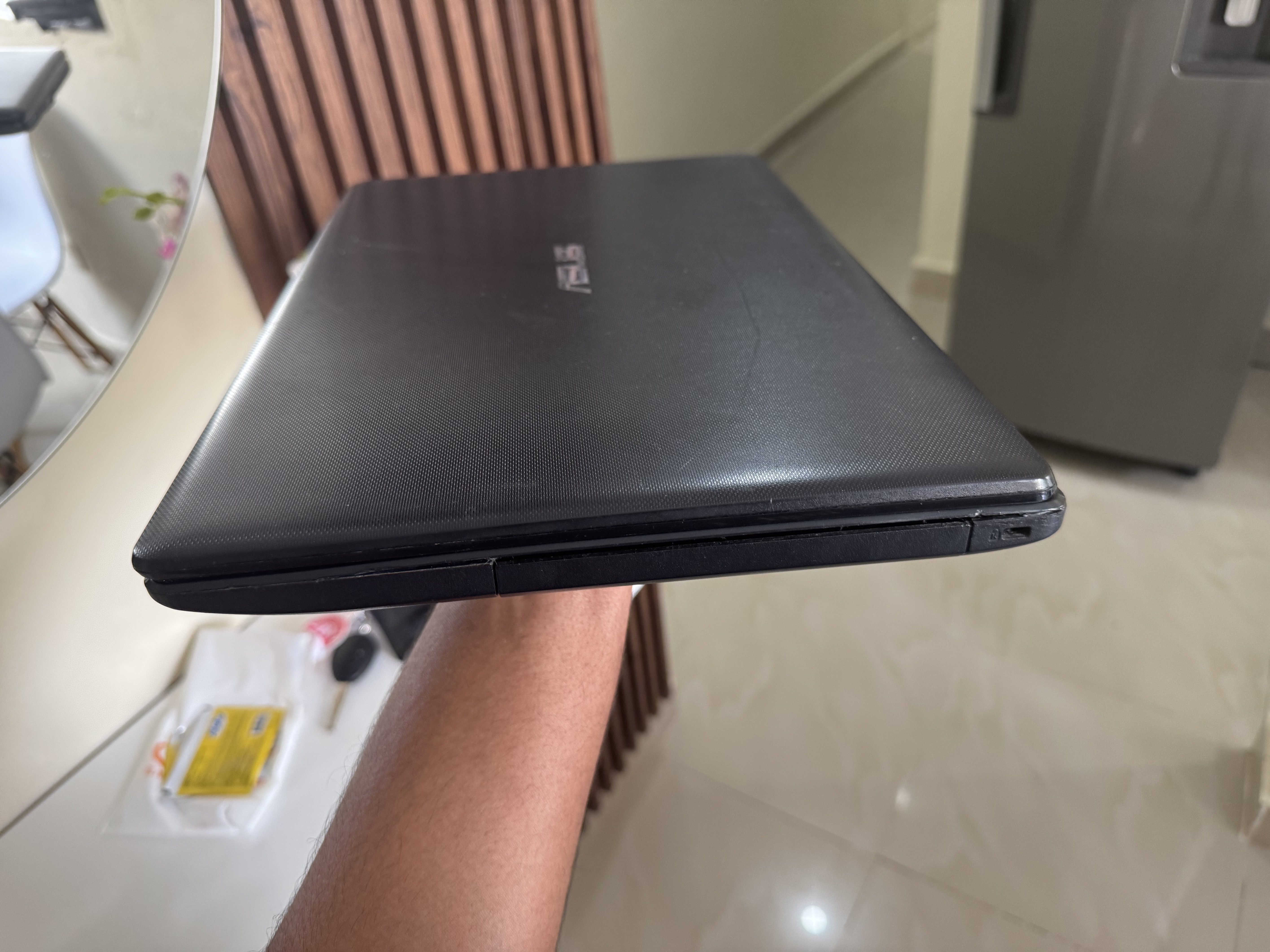computadoras y laptops - Laptop ASUS negra 0