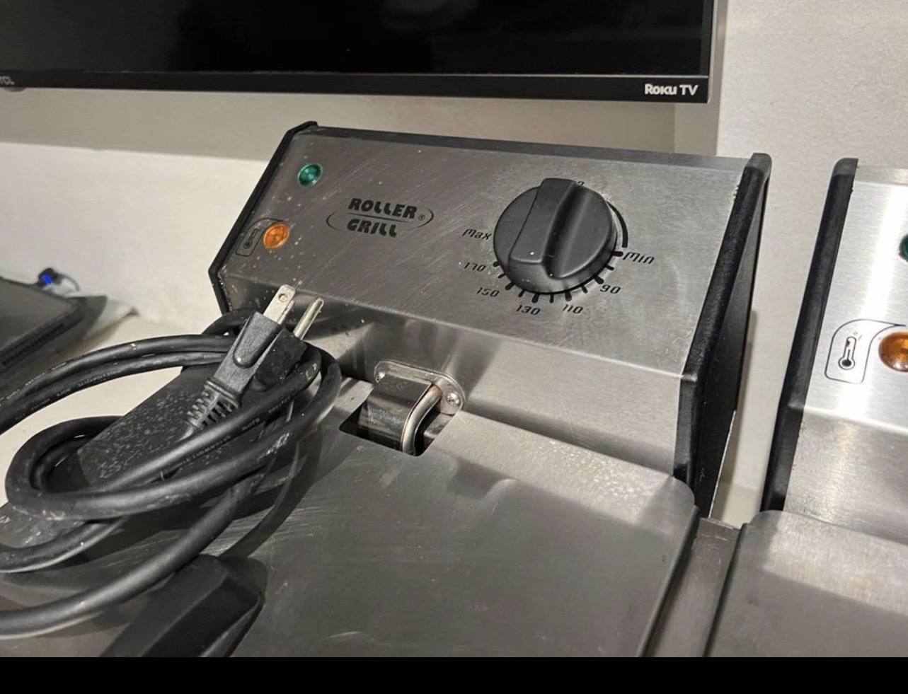 equipos profesionales - Freidora eléctrica profesional doble tanque 2 x 8
L con sistema de drenaje 7