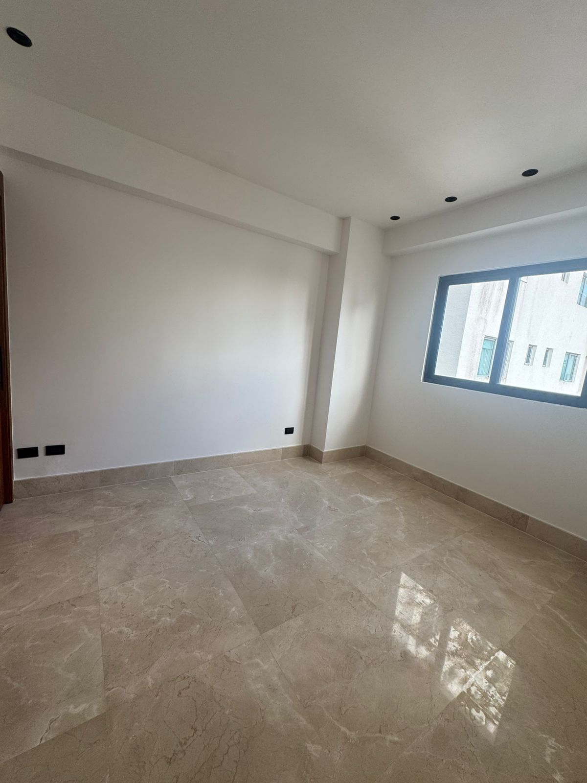 apartamentos - ALQUILO Piso 7 En El Corazon de Serrallés 
CÓDIGO: PD468 0
