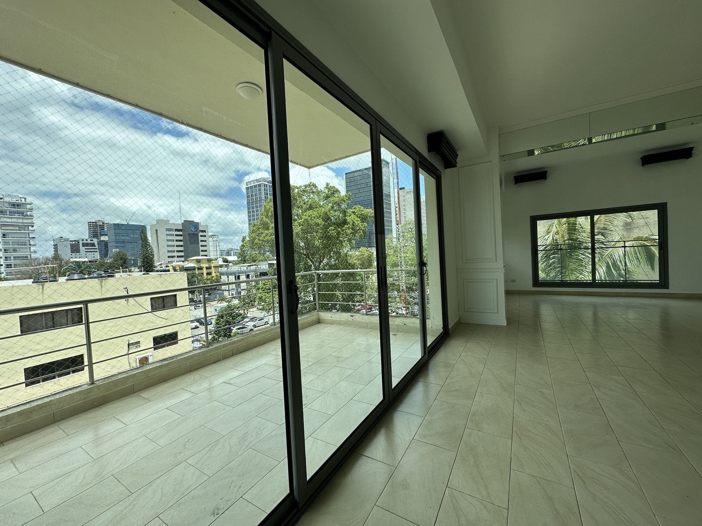 apartamentos - Apartamento en Venta Evaristo Morales de 3 habitaciones con muy buena distribuci