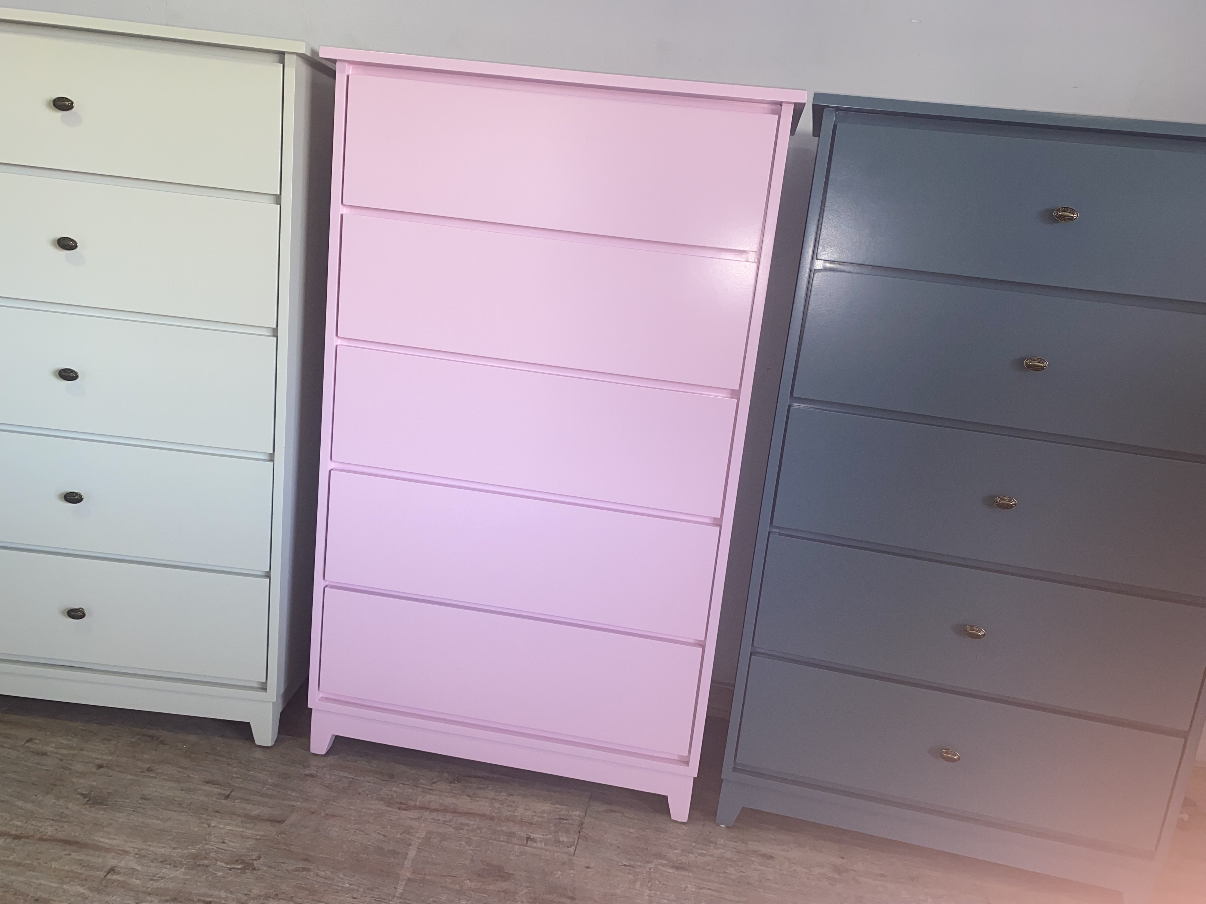 muebles y colchones - Vendo tres biuro de cinco gavetas cada uno  6