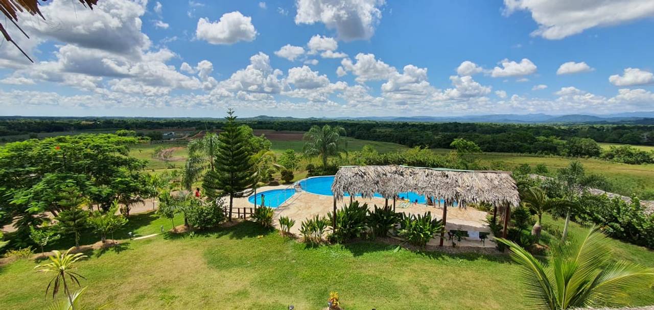 casas vacacionales y villas - Vendo Hermosa Casa de Campo en Monte Plata 2