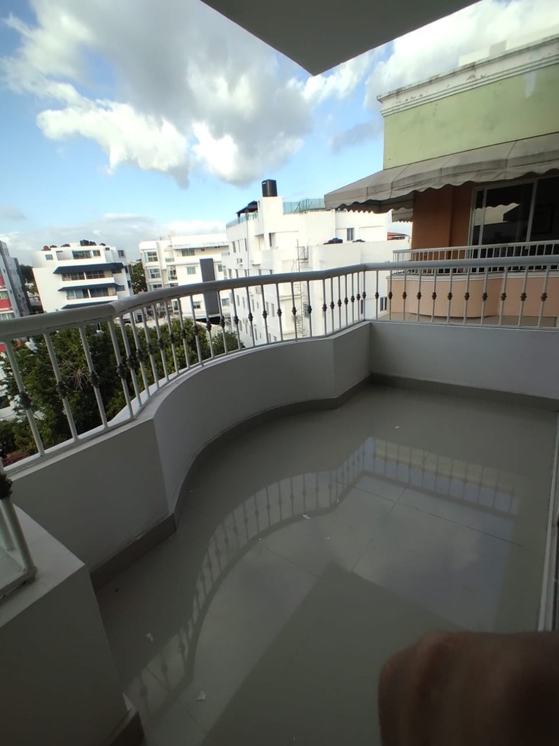 apartamentos - VENDO EN LOS RESTAURADORES:
PRECIO RD$. 9.2 Millones
3 Habitaciones 
2 parqueos 9