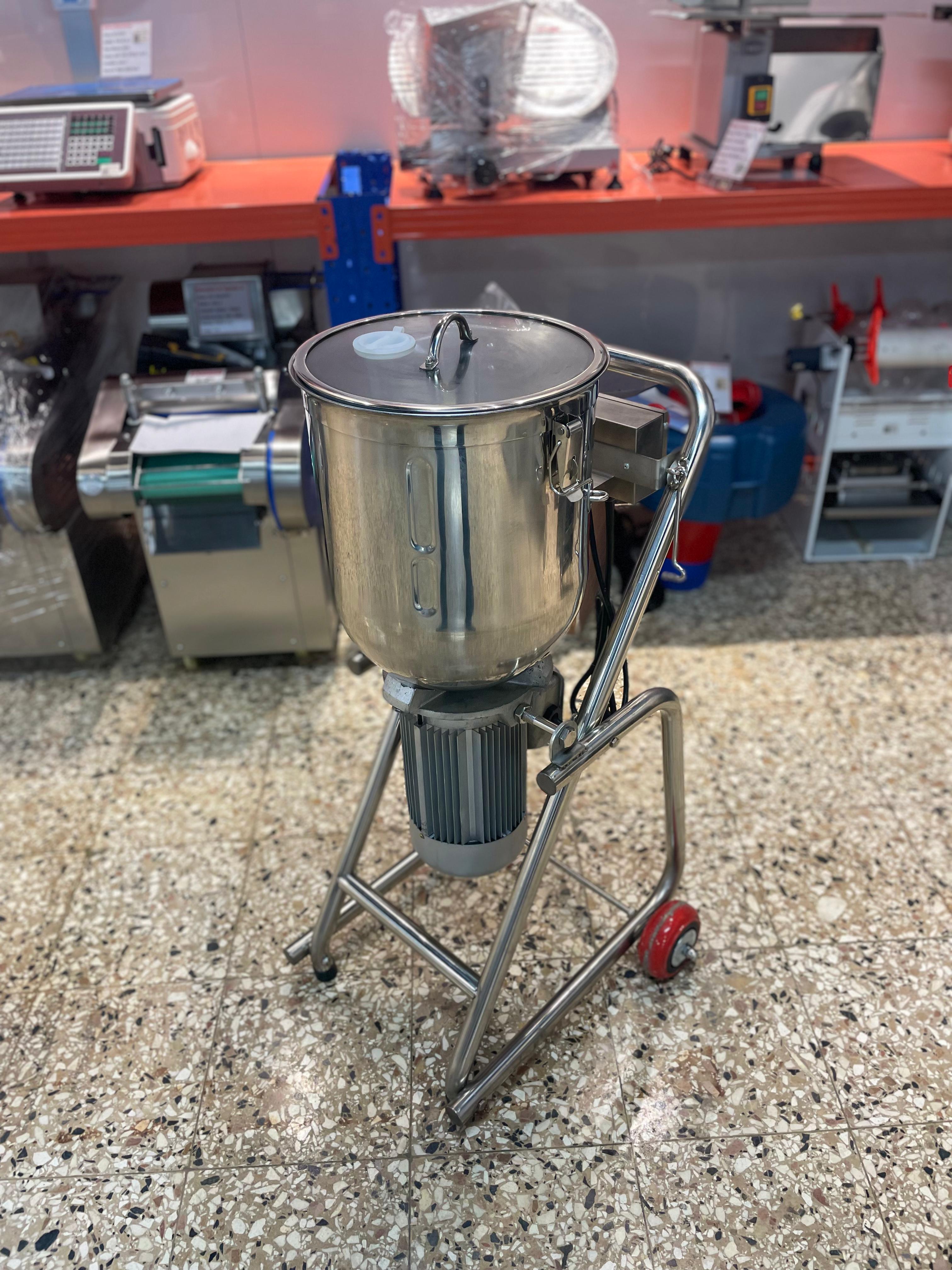 equipos profesionales - Licuadora trituradora para cocina industrial 5
