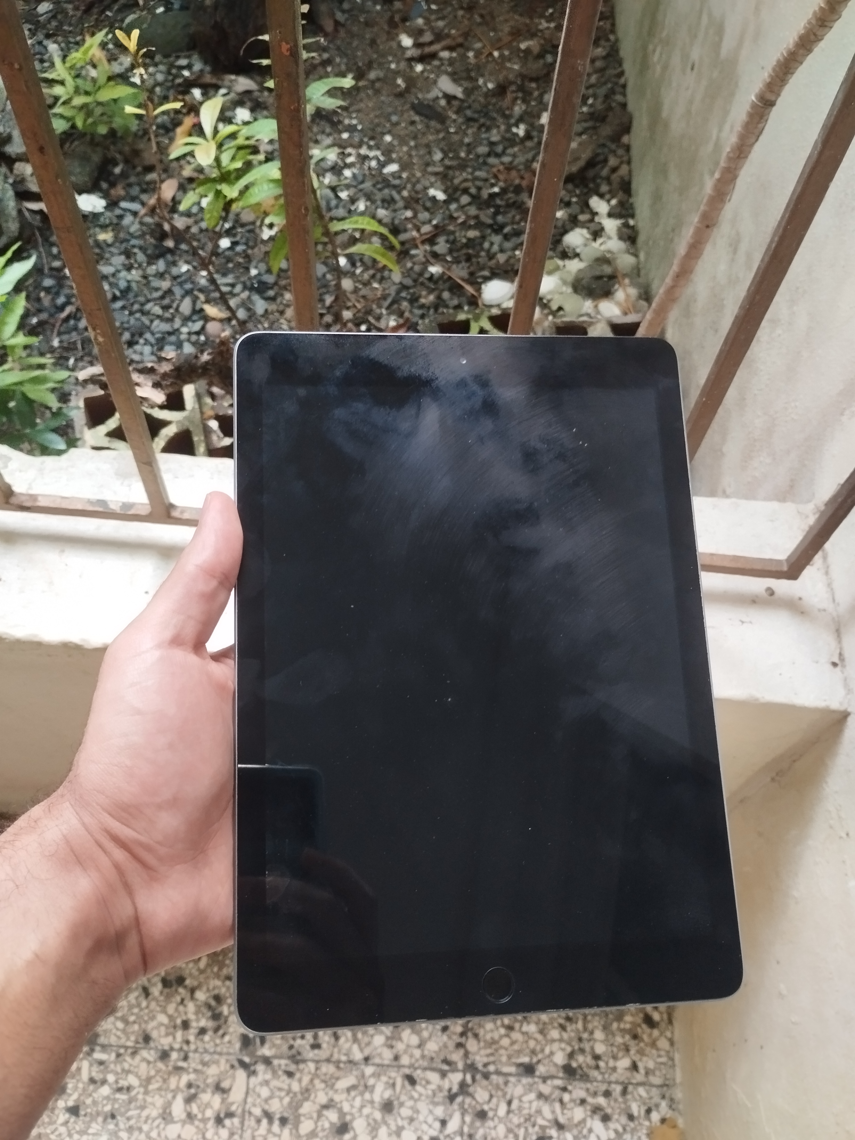 celulares y tabletas - iPad 6ta generación  0