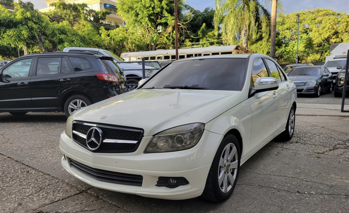 carros - Mercedes Benz Clase C 200  2