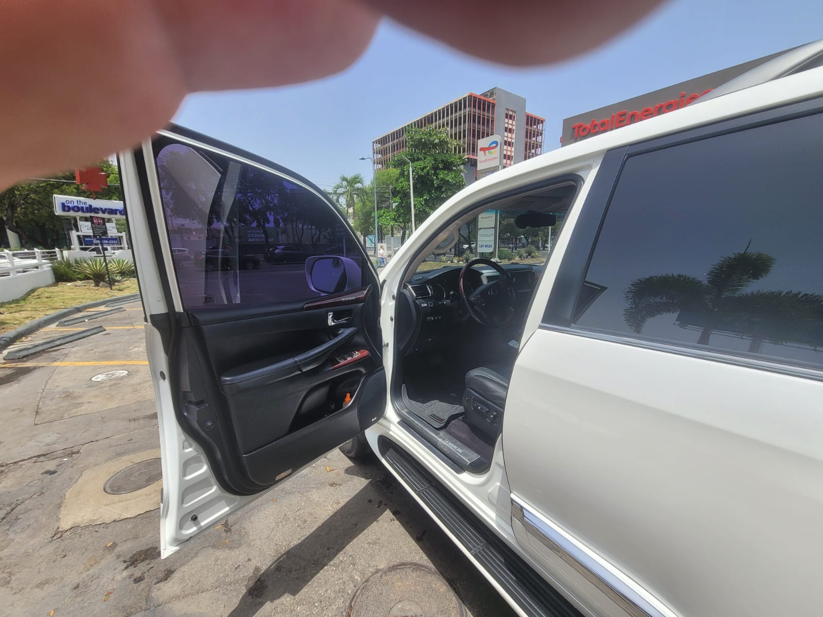 jeepetas y camionetas - LEXUS LX570 2014 BLANCA 3