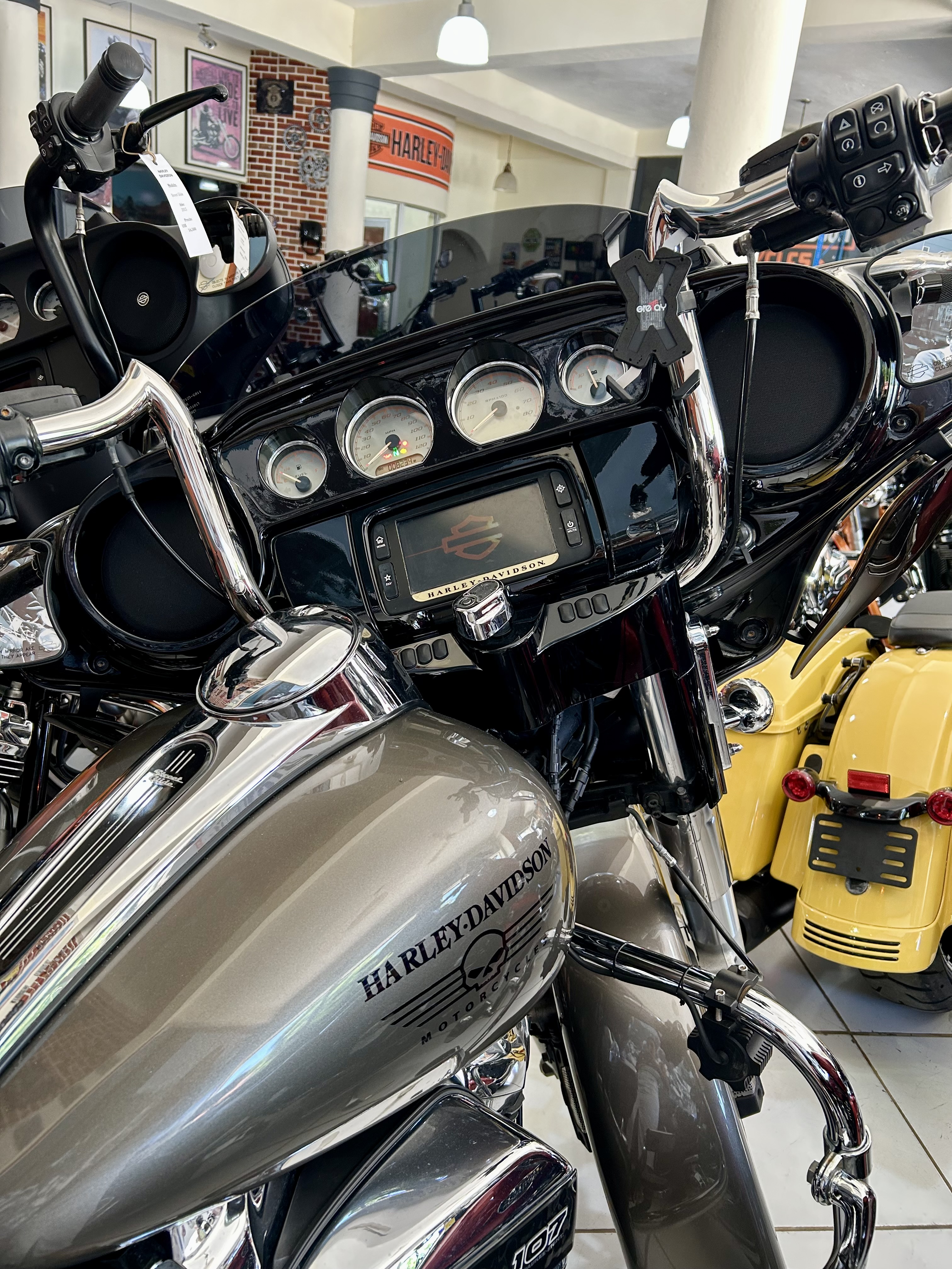 motores y pasolas - Harley Davidson Street Glide año 2017 7