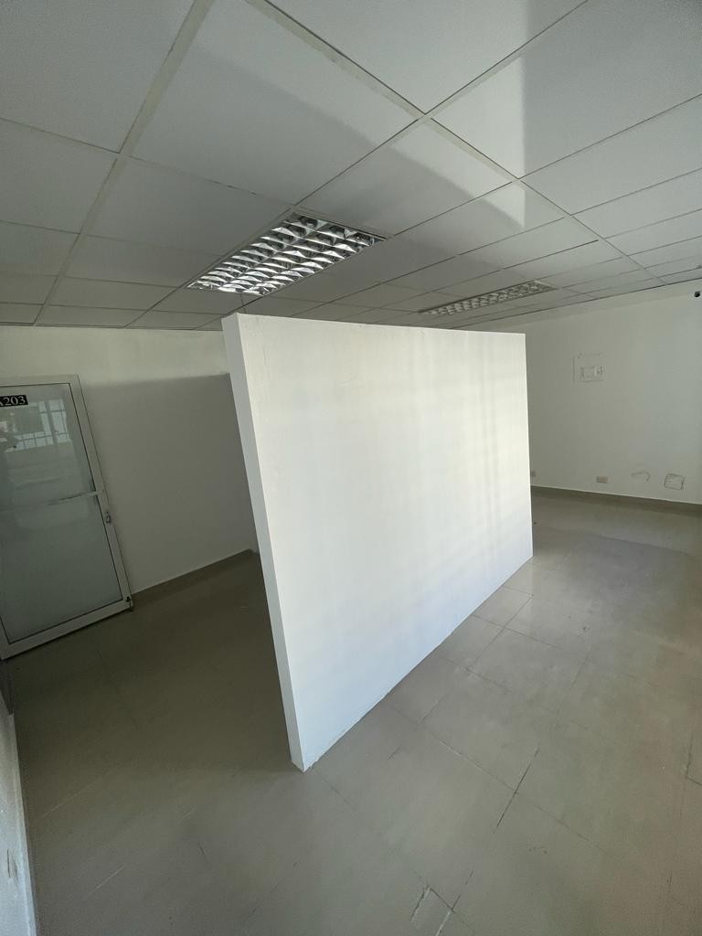 oficinas y locales comerciales - Se alquila Local A203. casi 25mts en la plaza Atalaya del mar 2do nivel. $28mil
