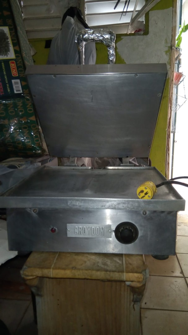 equipos profesionales - Sandwichera eléctrica 10/12 panes
ESCRIBEME SI TE INTERESA 3