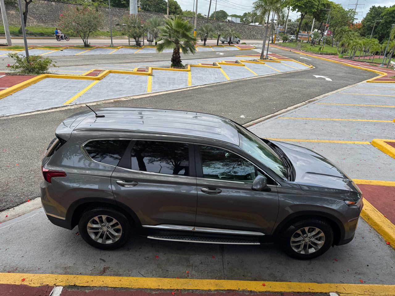 jeepetas y camionetas - Hyundai Santa Fe SE 2019, impecable 8
