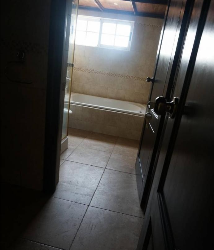 apartamentos - DISPONIBLE La Esperilla 4to piso 3 habitaciones 3.5 banos estudio family 3 parqu 6