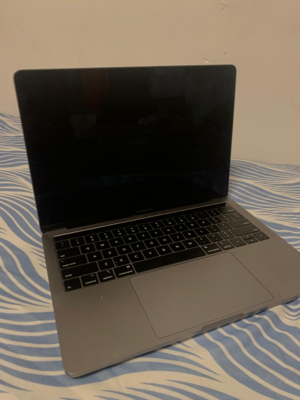 computadoras y laptops - MacbookPro 2019-13inch 2
