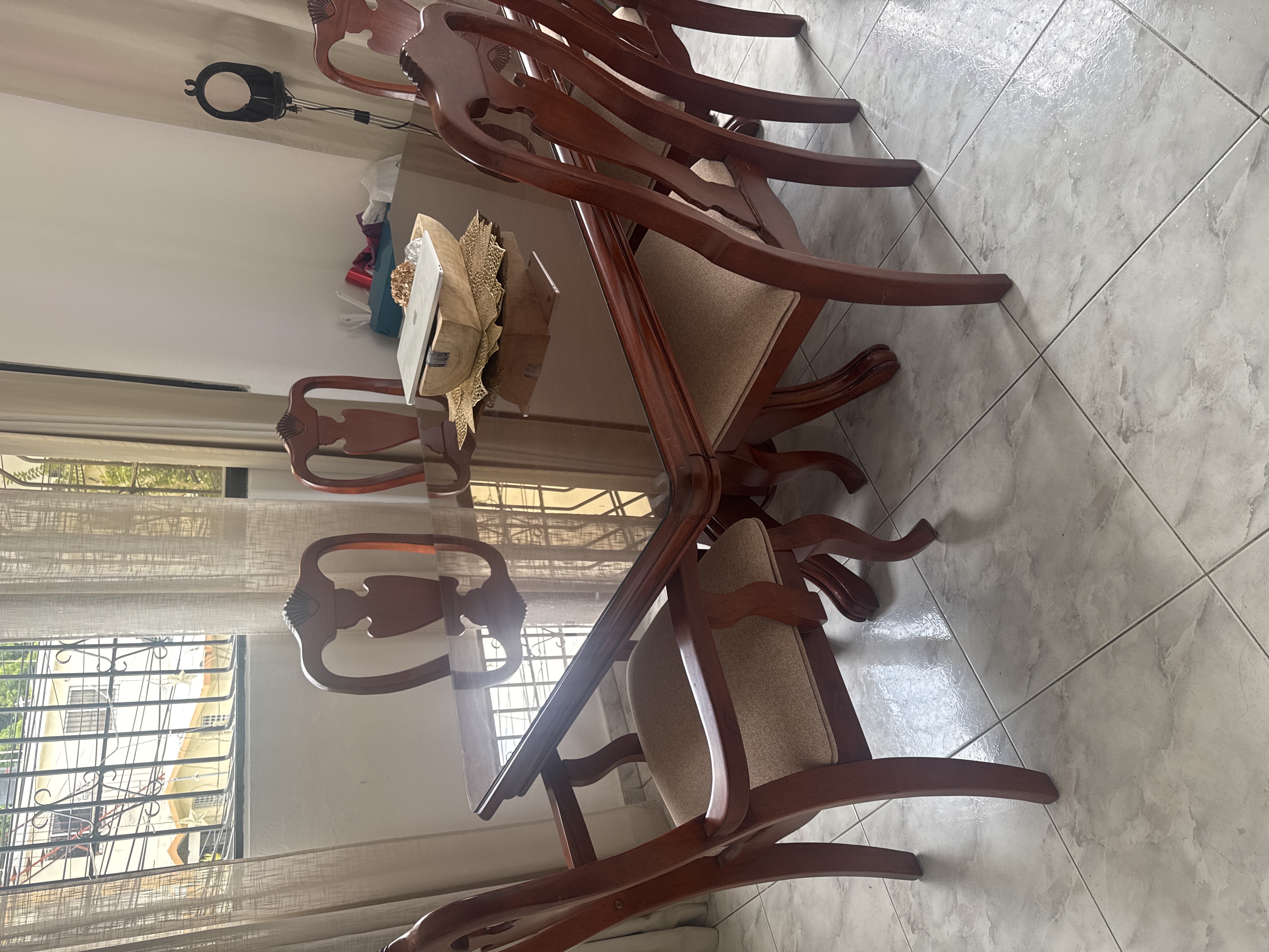 muebles y colchones - comedor de caoba 0