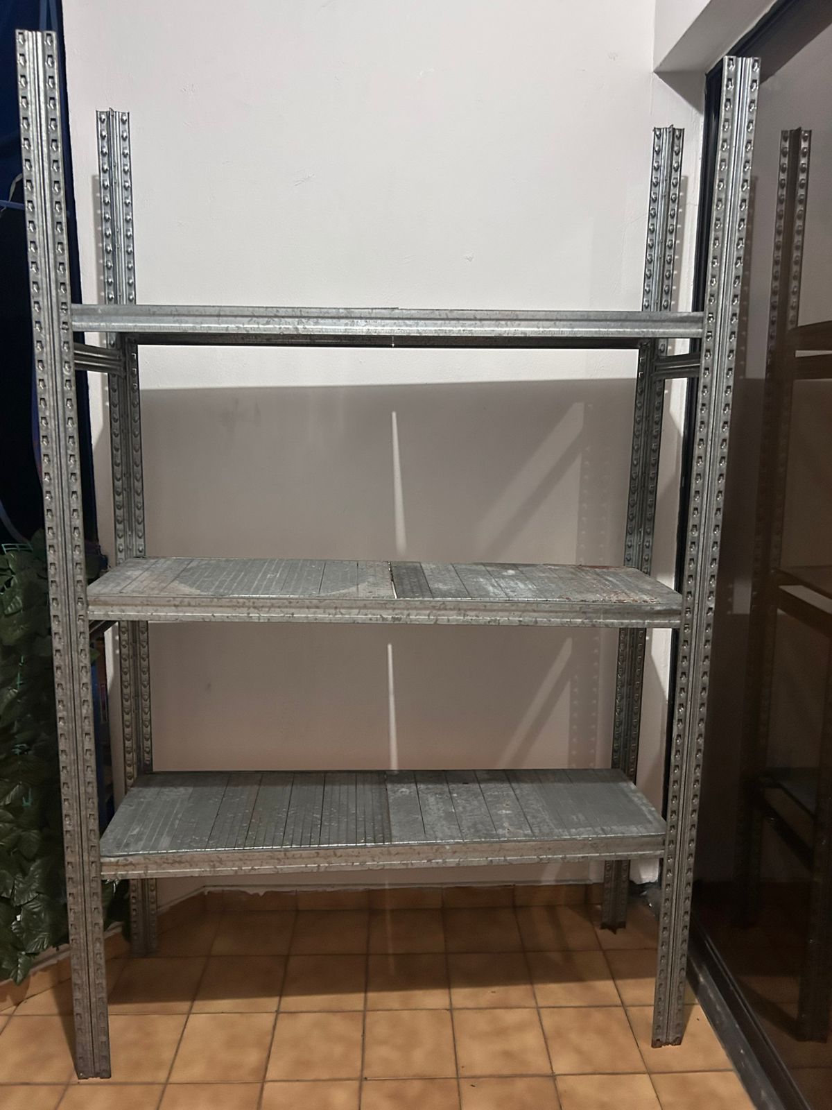 equipos profesionales - Estante para almacenaje en acero, el precio es por cada unidad, dos son $9,000  0