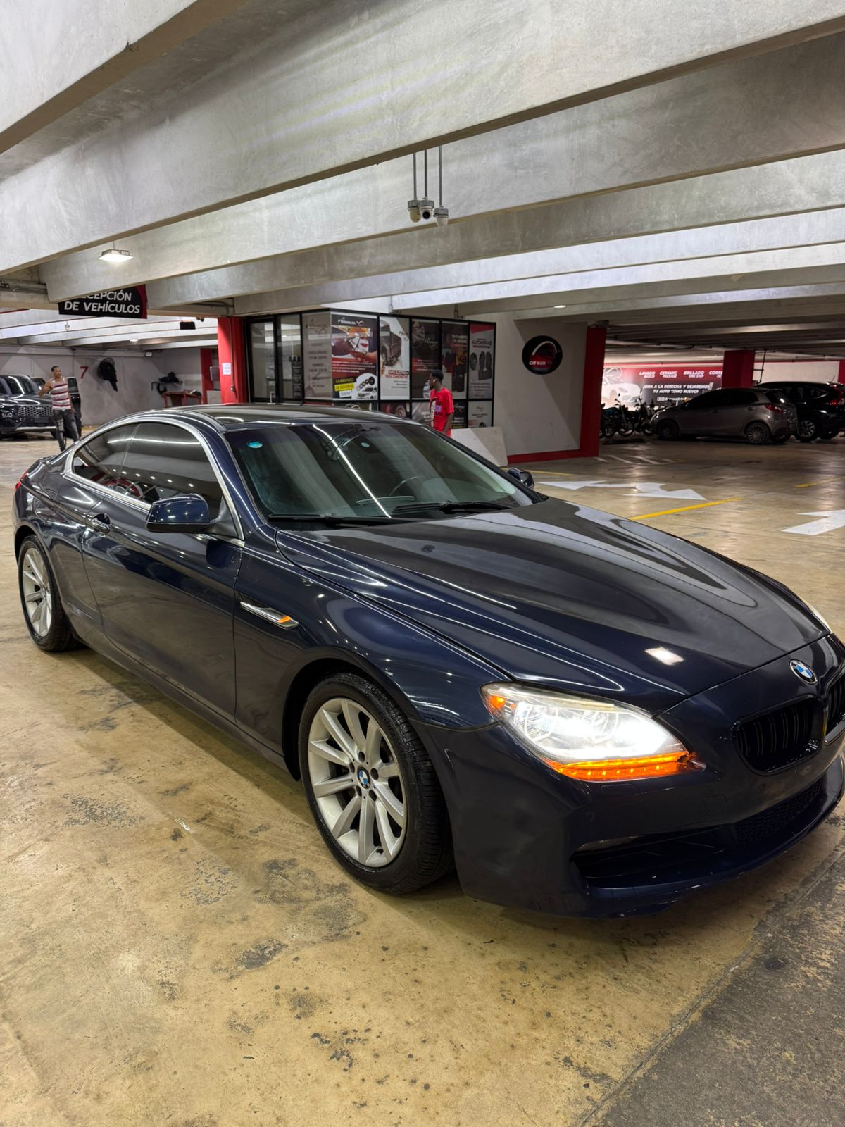 carros - BMW 640i 2012 año 3