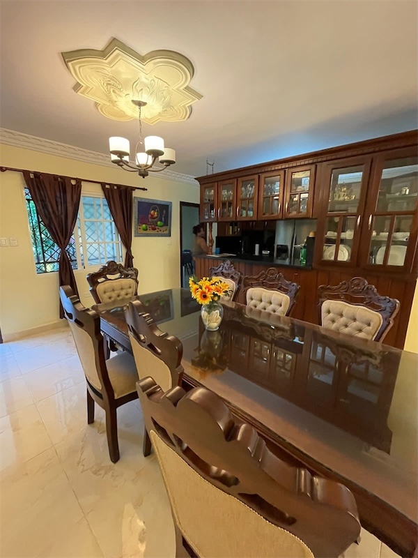 casas - Venta de majestuosa casa en la zona oriental Santo Domingo este con 1000mts 1