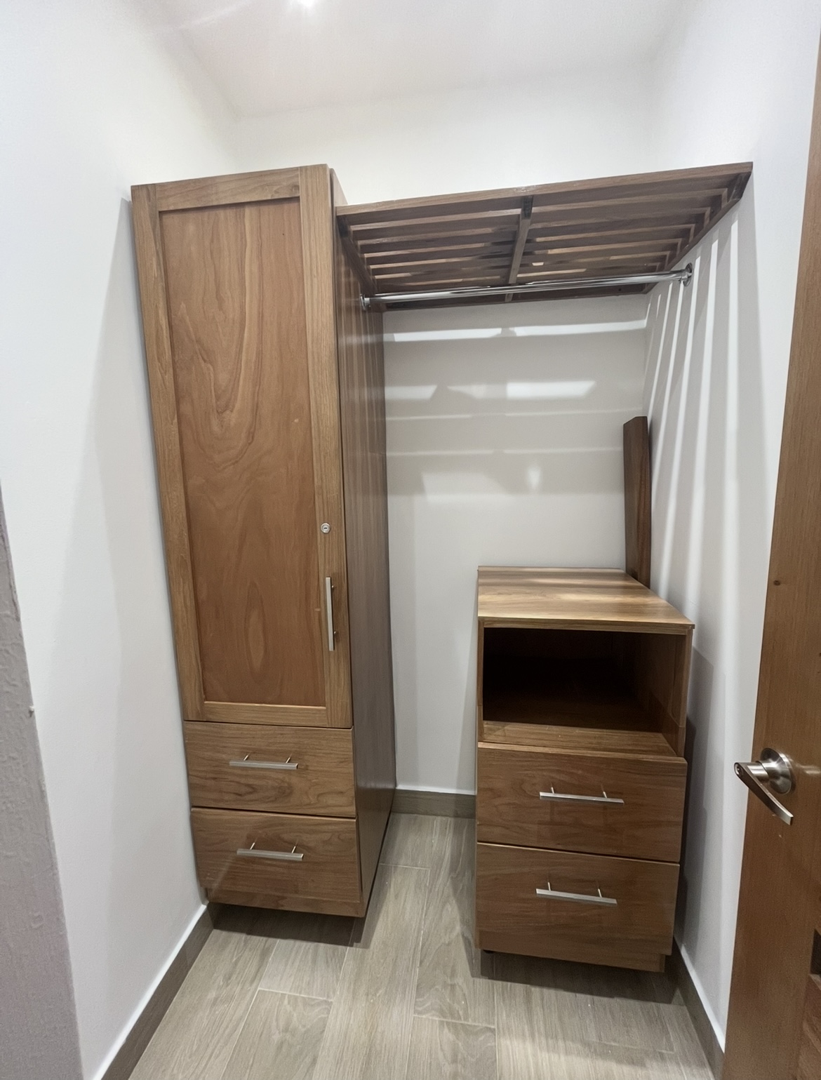 muebles y colchones - Clóset modular de madera jequitiba  1