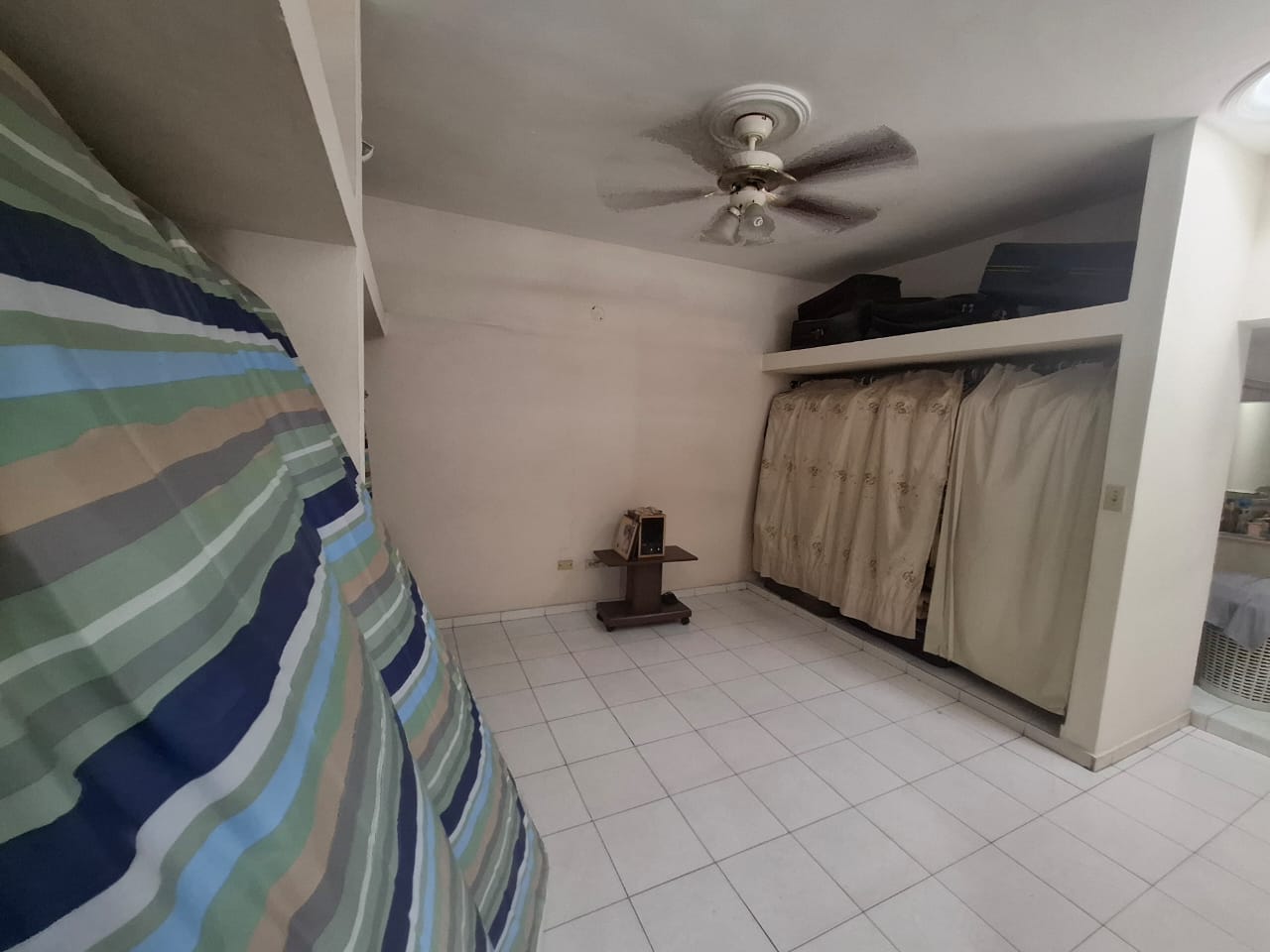solares y terrenos - Venta de Local C. y Vivienda Zona Universitaria 7