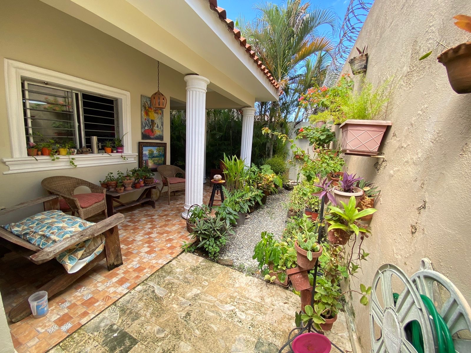 casas - venta de casa con piscina en altos de Arroyo hondo Distrito nacional con 350mts 2