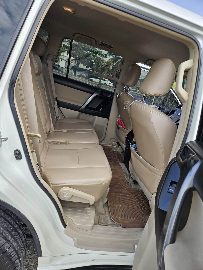 jeepetas y camionetas - Toyota Prado, Por motivo de Viaje. 
En Pesos o Dolares 5