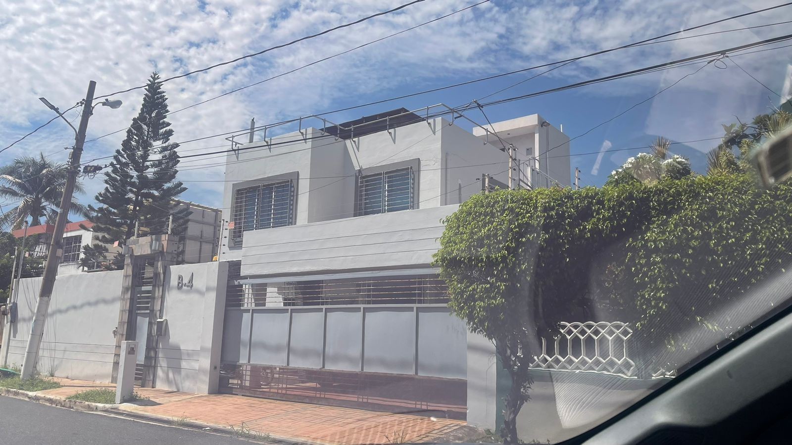 casas - Av. Independencia excelente para oficina 6 parqueos  0