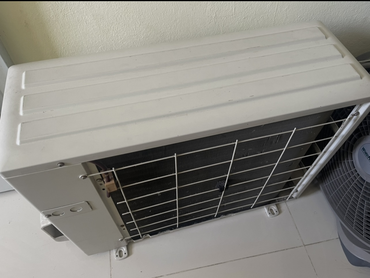 aires acondicionados y abanicos - Aire 12 mil btu Daikini inverter  1