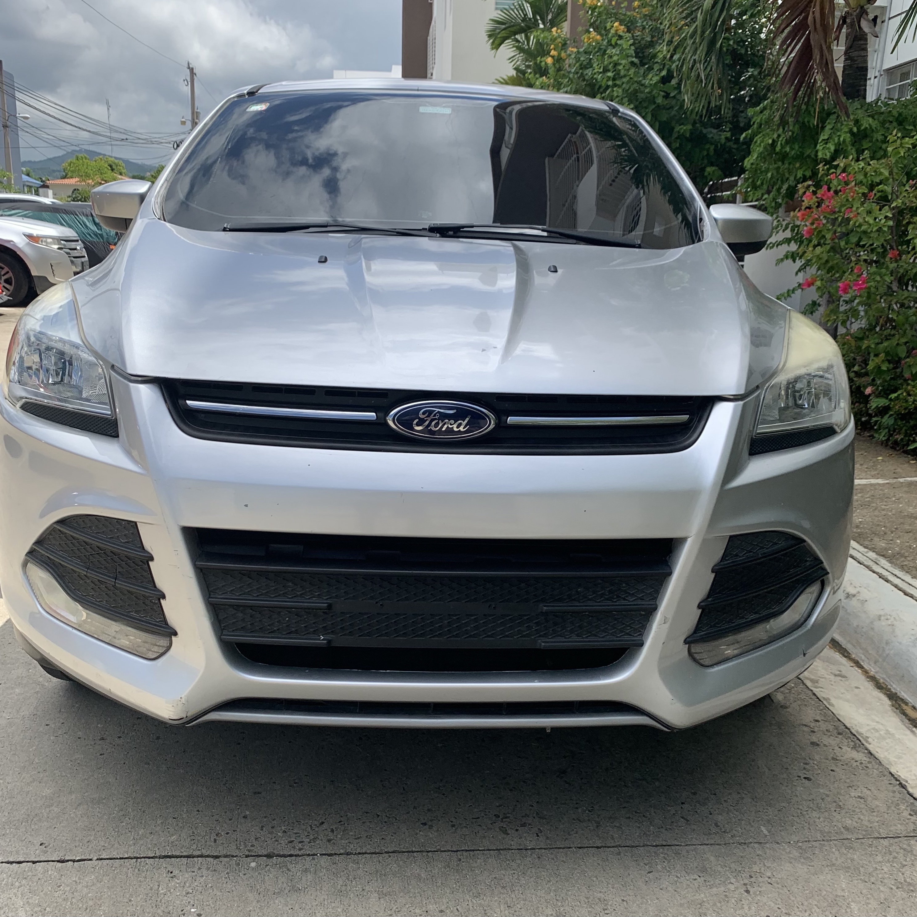 jeepetas y camionetas - ¡Vendo Ford Escape 2014 4x4 en excelente estado!
