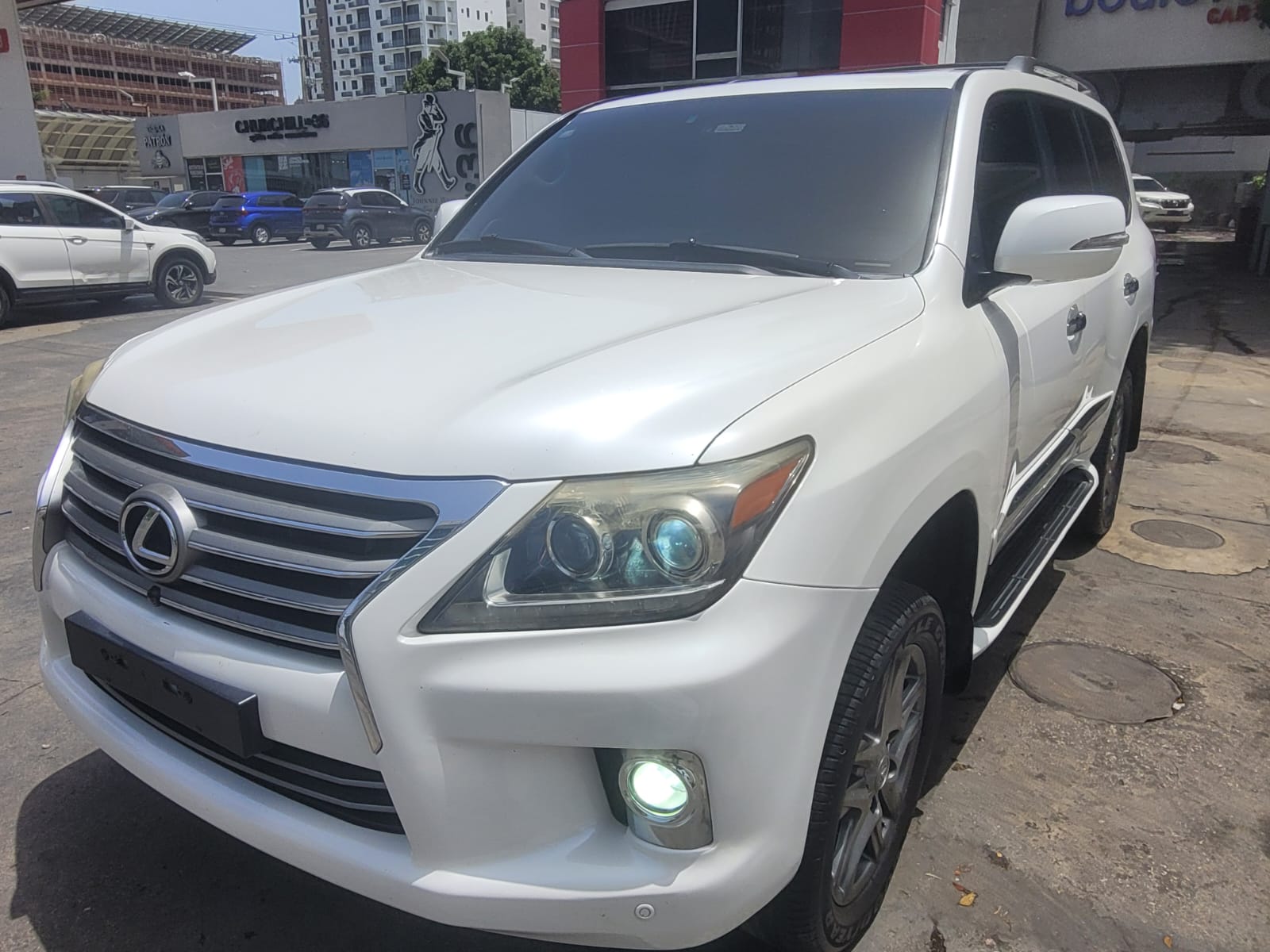 jeepetas y camionetas - LEXUS LX570 2014 BLANCA 4