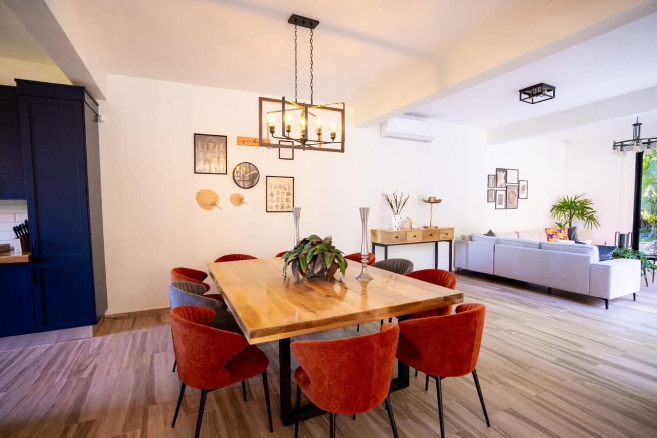 casas vacacionales y villas - Exclusiva Villa en Venta con Áreas Verdes y Piscin 4