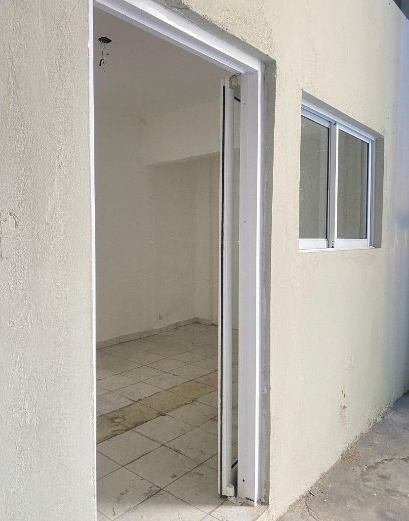 oficinas y locales comerciales - se alquila nave  4