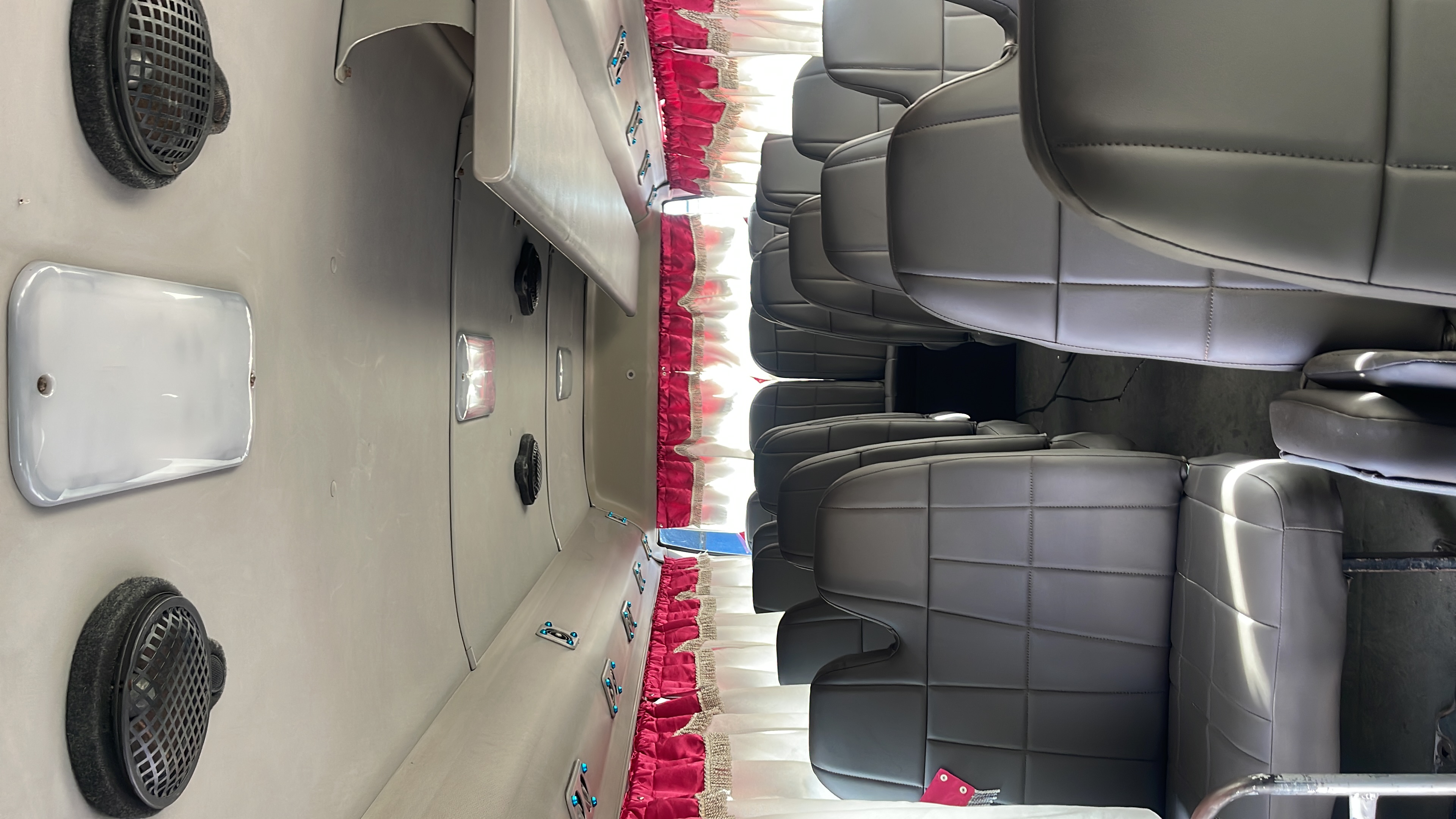camiones y vehiculos pesados - Toyota coaster 2010 
