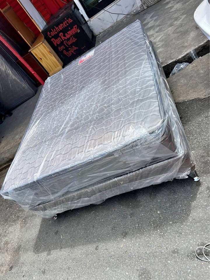 muebles y colchones - base con su colchon de 54 pulgadas 0