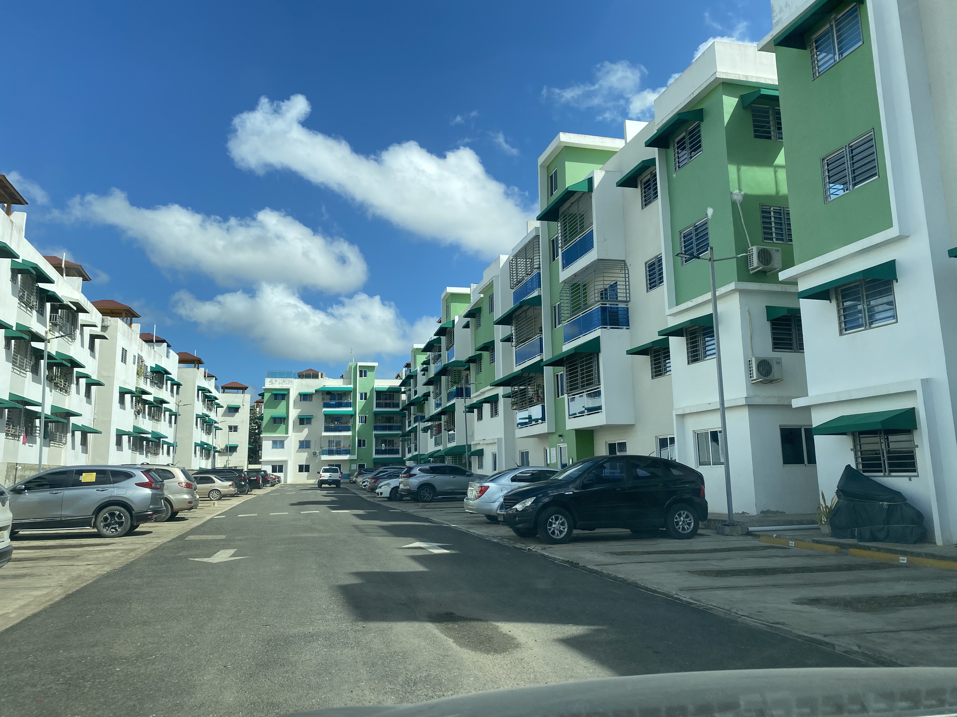 apartamentos - Se vende Apto. 1er nivel con patio privado 9