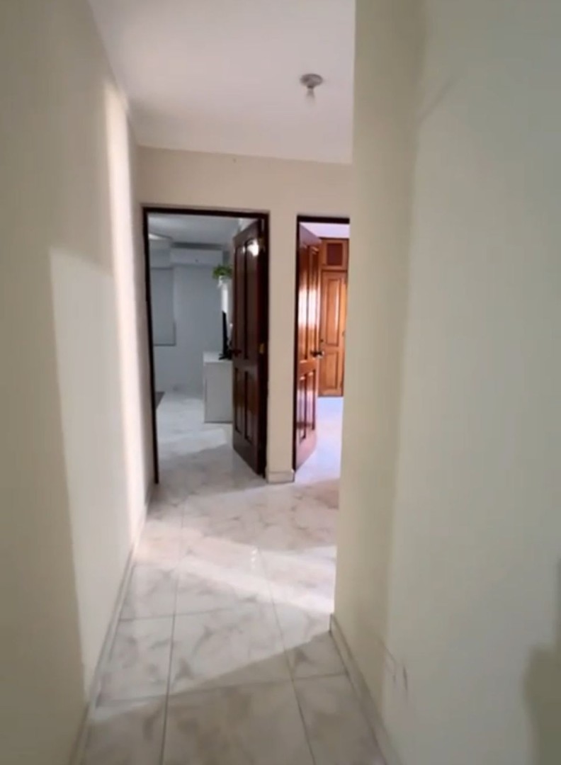 apartamentos - Vendo amplio y cómodo apartamento clásico en la mejor zona de Evaristo Morales.

