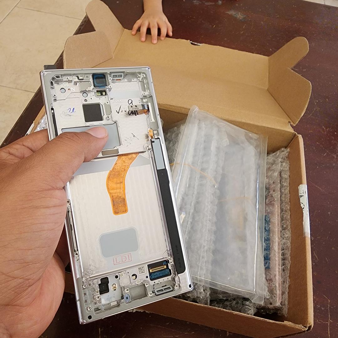 celulares y tabletas - Vendo pantalla de samsung galaxy S22 Ultra, 100 % ORIGINAL. VENTA con GARANTIA  2