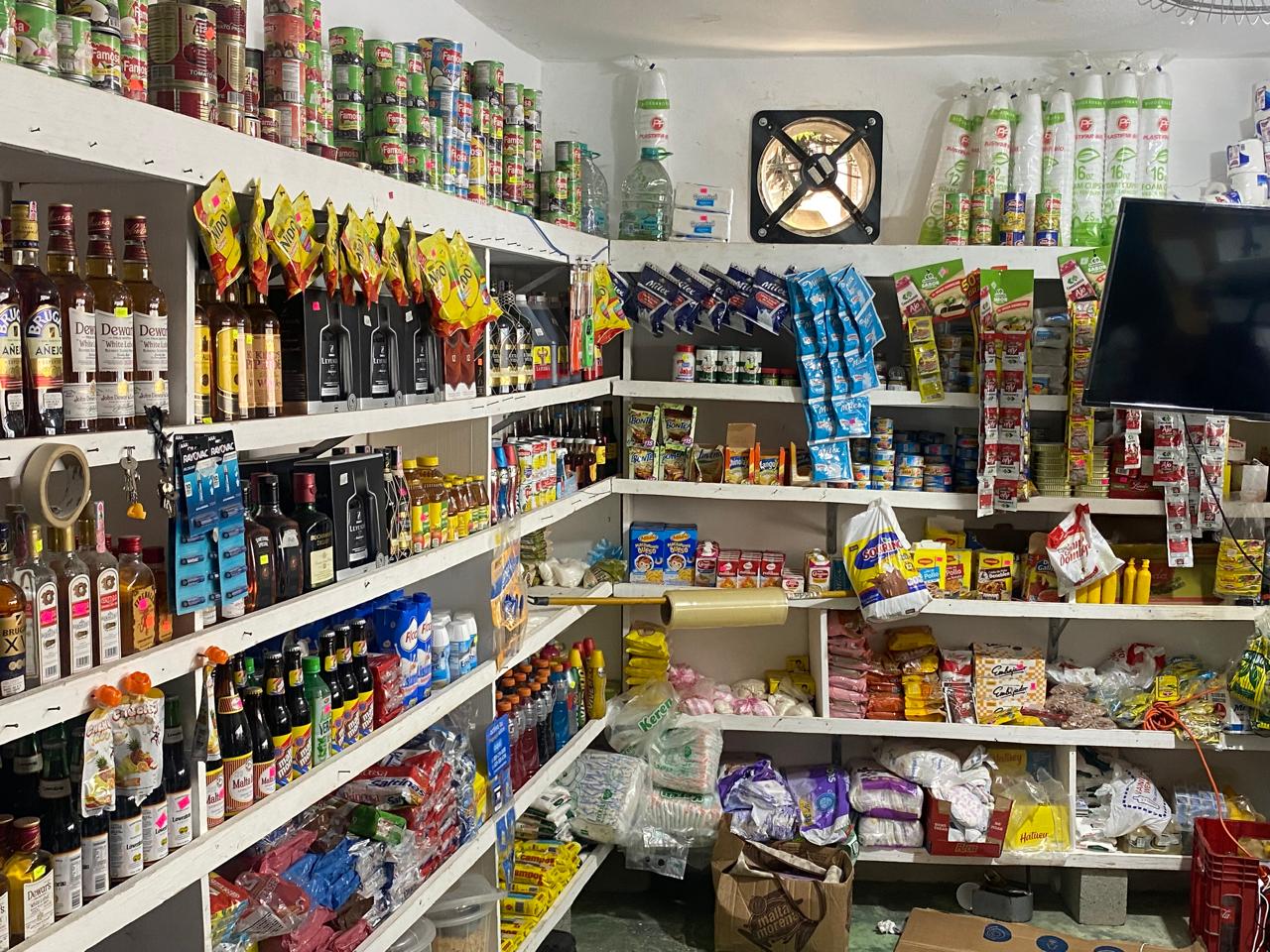 negocios en venta - Vendo colmado, bien ubicado, estructura nueva. 4