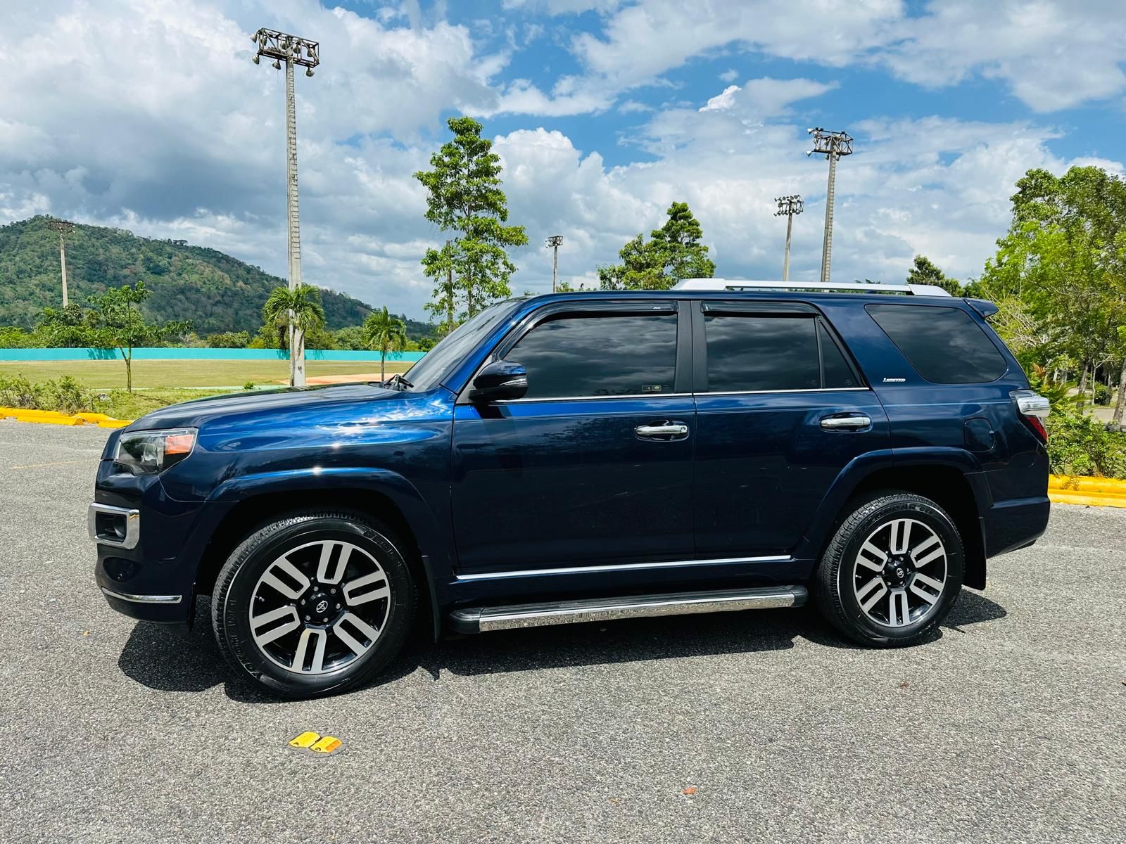 jeepetas y camionetas - Toyota 4Runner limited 2017 4