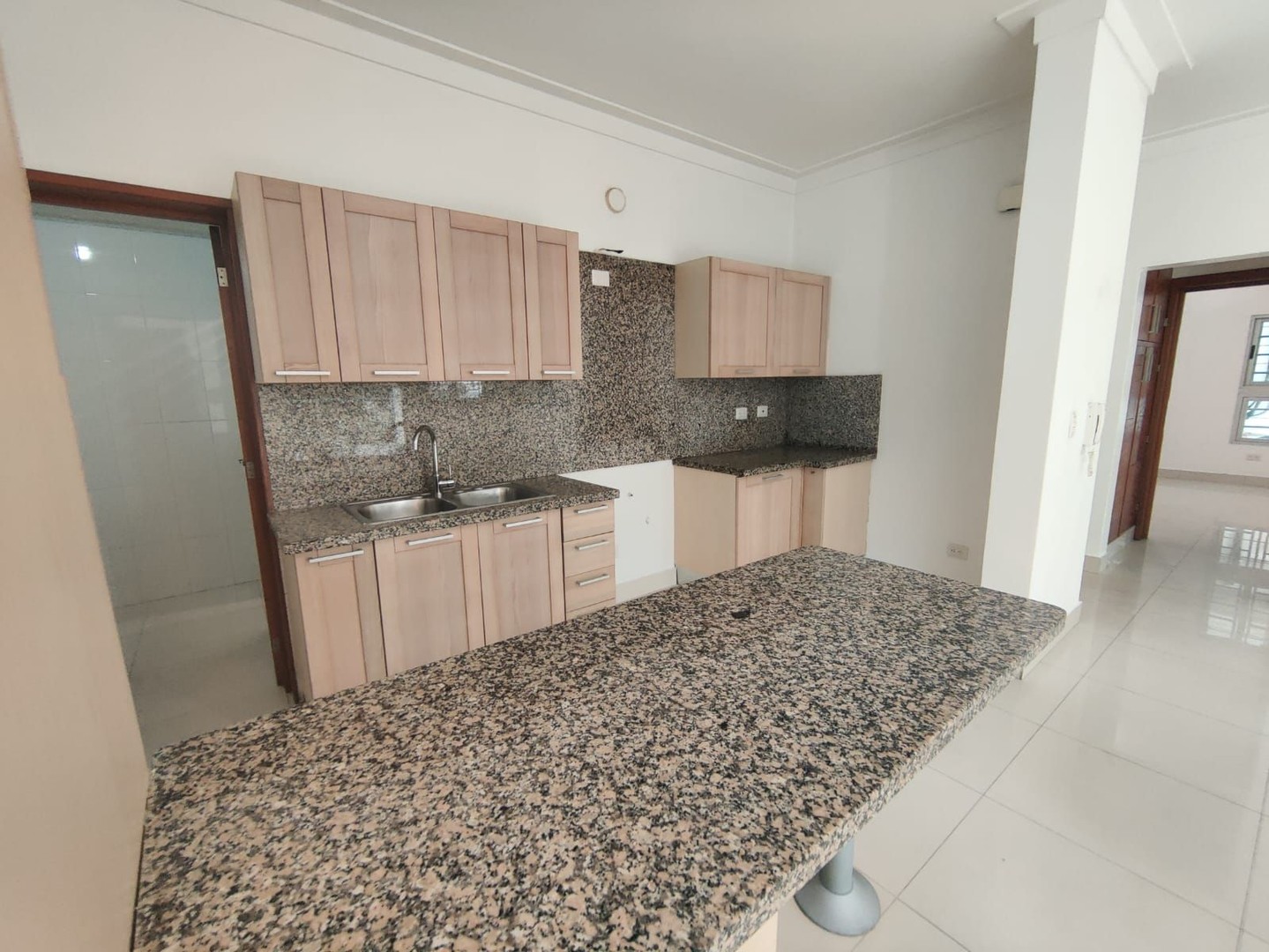 apartamentos - La Julia 2 habitaciones 2.5 banos 2 parqueos 1