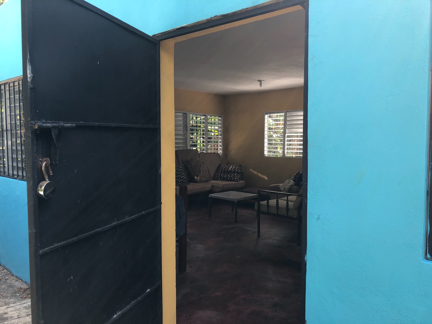 casas - De oportunidad con título  8/5 tarea  finca con una casa de 130 metro agua y luz