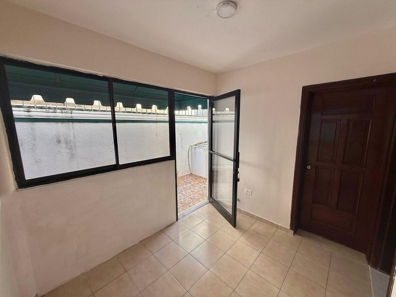 casas - Alquiló casa en Bella vista sur tres hab 3.5 baños 7
