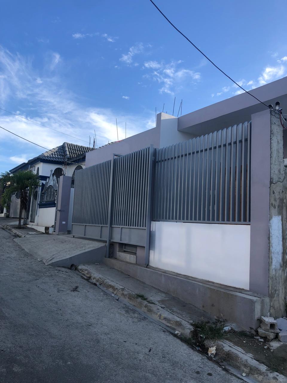 casas - CASA EN URBANIZACION LOS PRADOS EN SANTIAGO