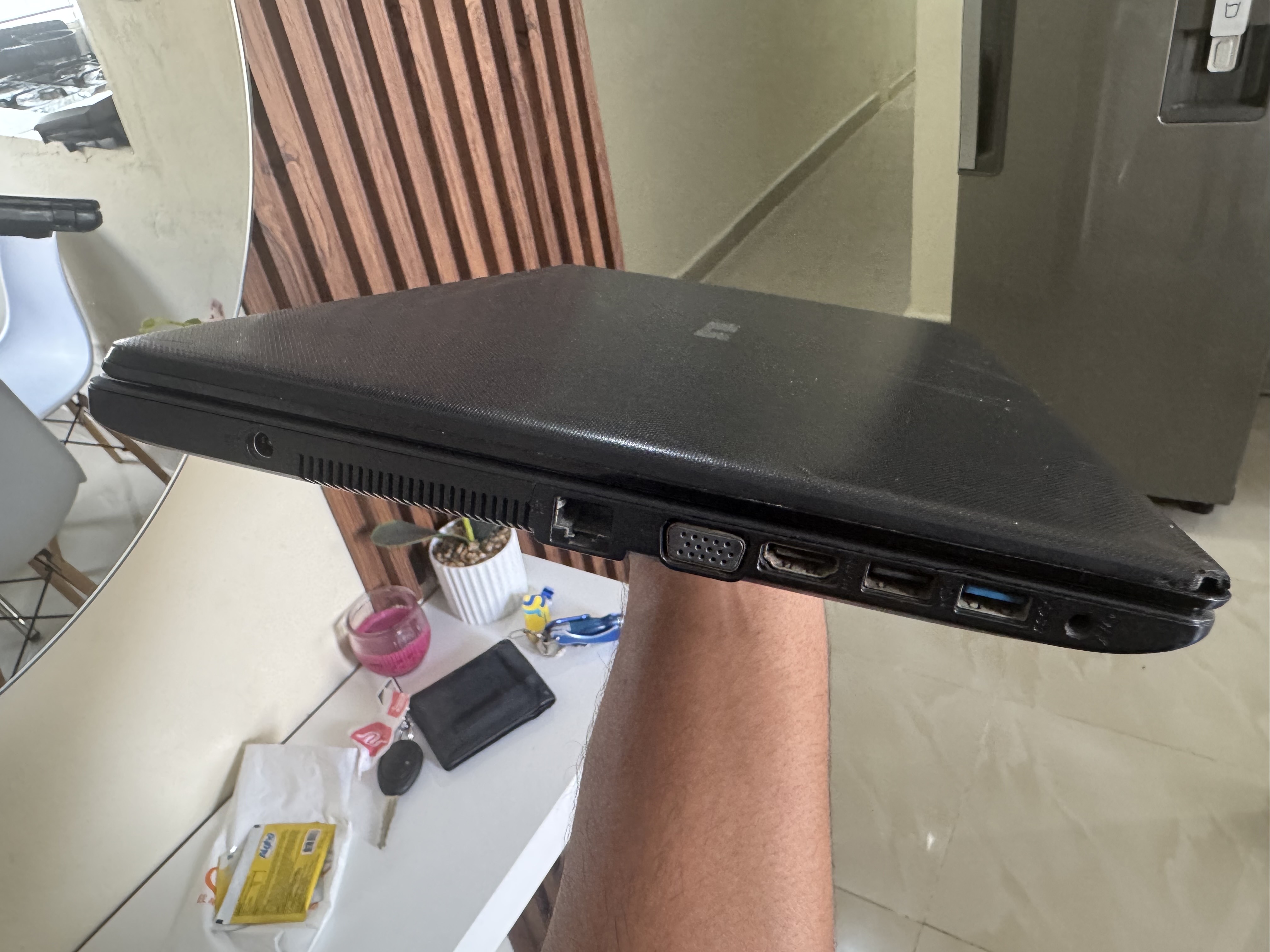 computadoras y laptops - Laptop ASUS negra 3